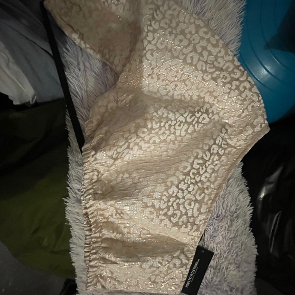 Two piece short set. - Picture 6 of 6